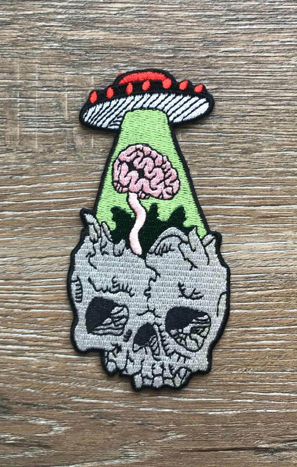 Alien Patch Aufnäher Bügelbild Schädel Skull Weltraum Space Ausserirdischer