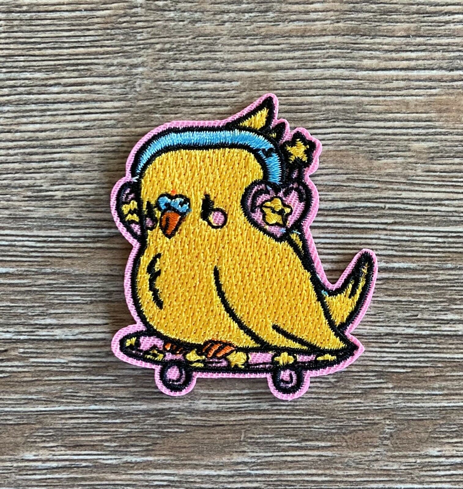 Wellensittich Patch Aufnäher Bügelbild Tier Vogel Piepmatz Kopfhörer