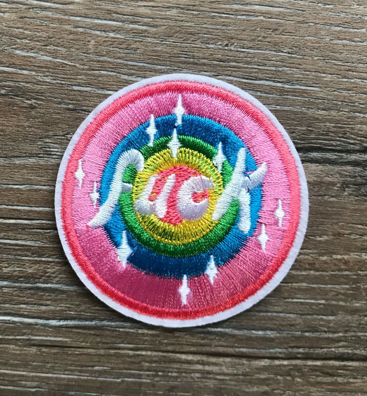 Fuck Patch Aufnäher Bügelbild Regenbogenfarben Glanzeffekt Text Spruch