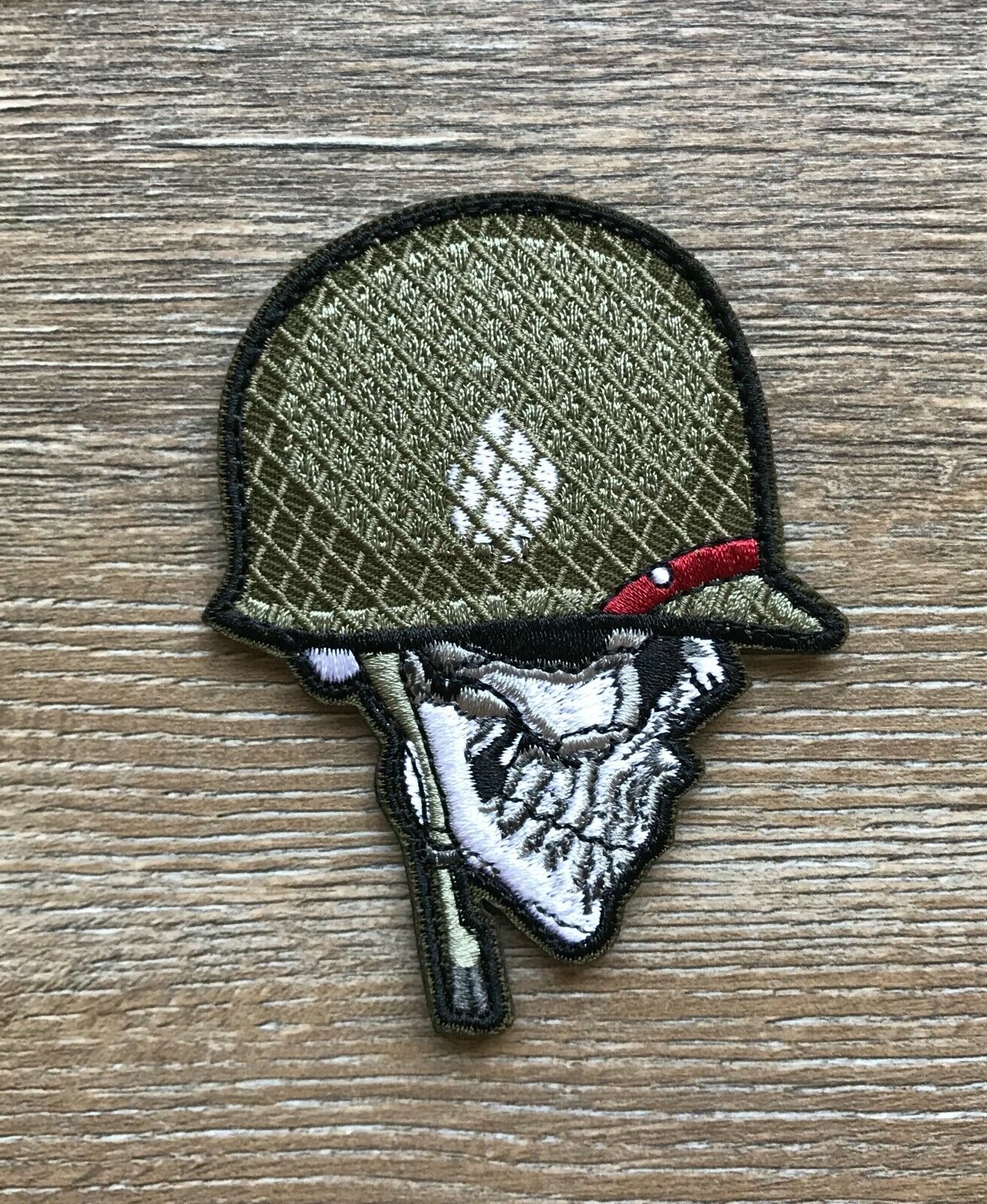 Skull Patch Aufnäher Bügelbild Militär Arme Army Schädel Stahlhelm Totenkopf