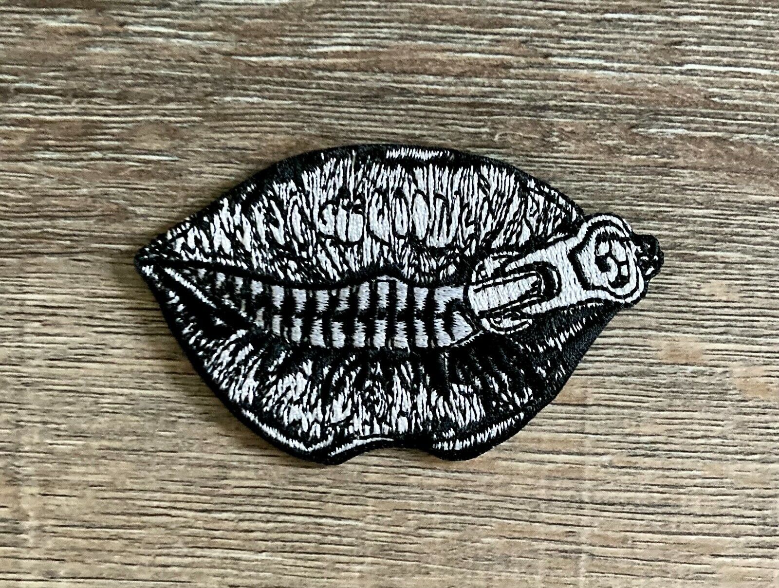 Mund Patch Aufnäher Bügelbild Mouth Nichts sagen Reißverschluss