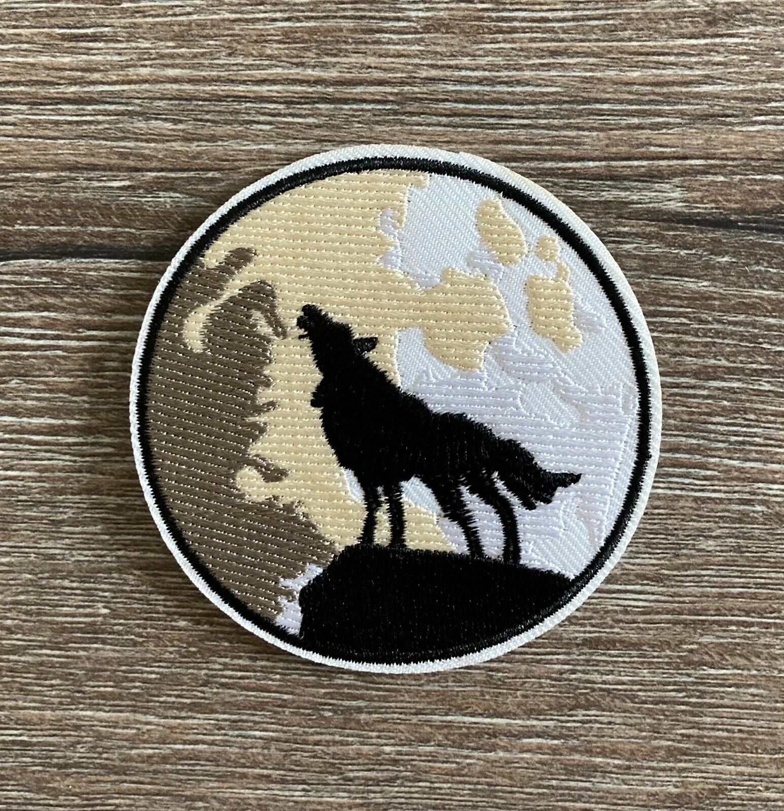 Adventure Outdoor Patch Aufnäher Bügelbild Abenteuer Camping Natur Wildnis Wolf